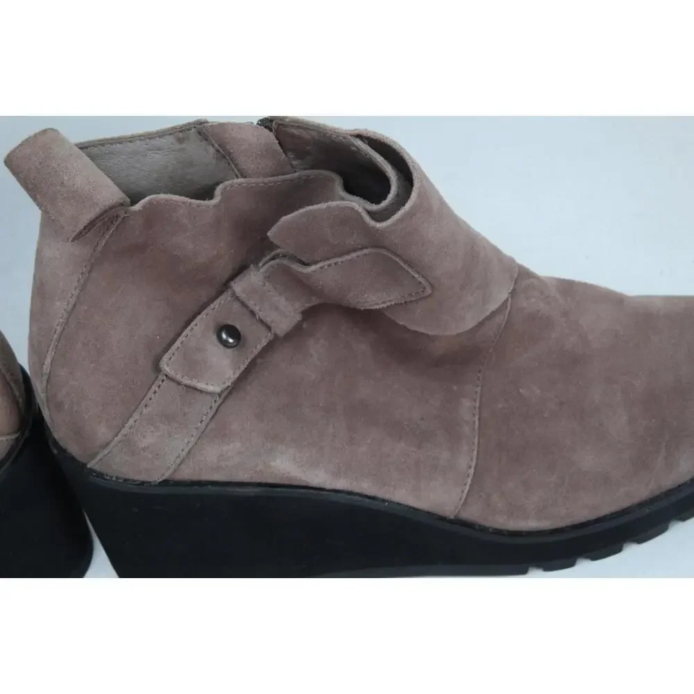 Eileen Fisher Taupe Gray Suede Leather Wedge Ankle Booties Boot Side Zip 9